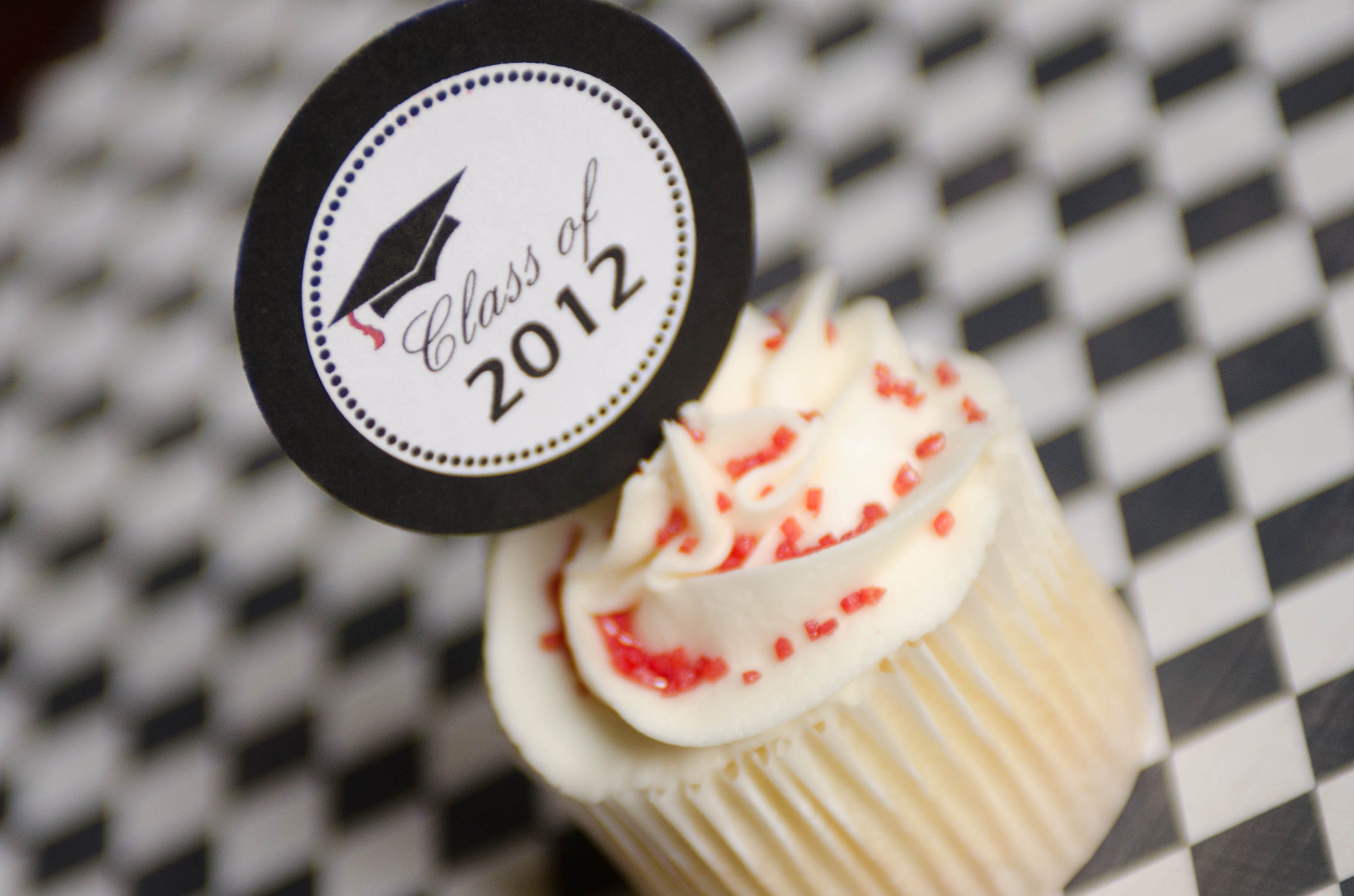 graduation cupcakes graduation cupcakes cupcake toppers