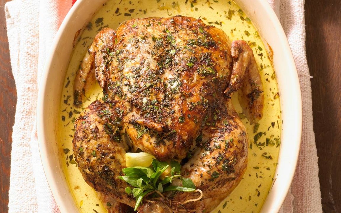 Helstekt kyckling med örter | Recept | Kycklingrecept Helstekt kyckling med örter | Recept | Kycklingrecept