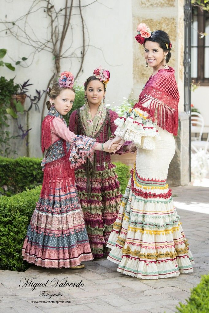 Patio De Volantes Ii Mamá De Mayor Quiero Ser Flamenca Traje Flamenca Niña Trajes De Flamenco Moda Flamenca