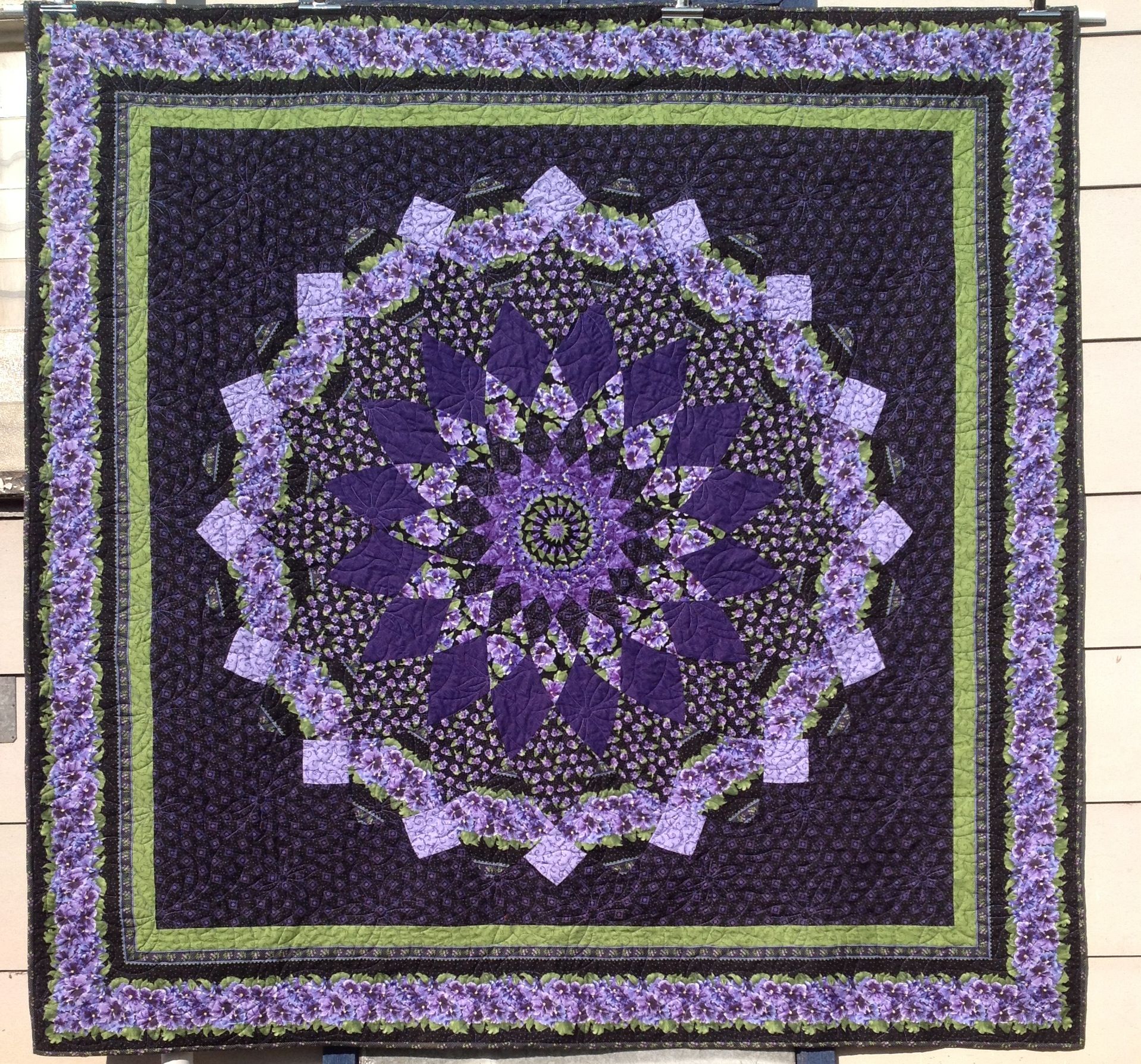 Giant Dahlia Marti Michell Templates Medaillon Quilt Quiltmuster Kunstquilt