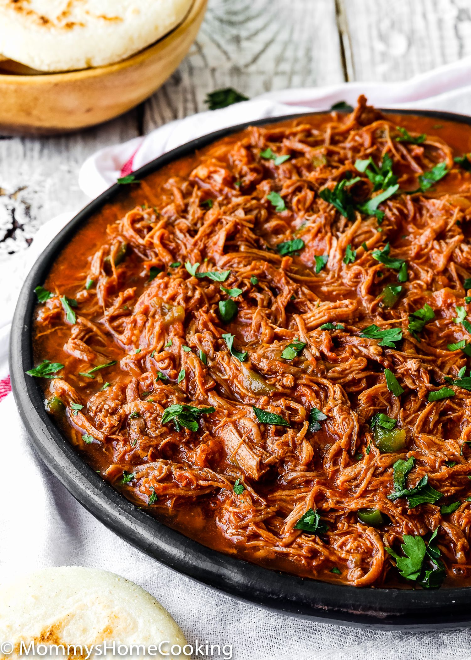 This Instant Pot Venezuelan Shredded Beef is beyond delicious! Made quick and easy in the Instant Pot, this shredded beef is fantastic for tacos, arepas, burritos, empanadas, quesadillas, sliders or just served on rice or mashed potatoes. https://mommyshomecooking.com Gourmet Recipes, Mexican Food Recipes, Beef Recipes, Dinner Recipes, Cooking Recipes, Ethnic Recipes, Mexican Dishes, Eggless Recipes, Spanish Recipes
