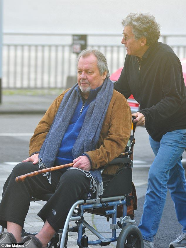 david soul et paul michael glaser comic con liverpool | Great friends: David told the convention audience how grateful he is ... Celebrities Then And Now, Celebrities Male, Favorite Celebrities, Celebs, Ford Classic Cars, Classic Tv, David Best, Paul Michael Glaser, David Soul