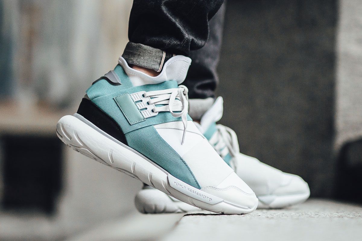 A piedi: adidas y 3 qasa alto A piedi: adidas y 3 qasa alto