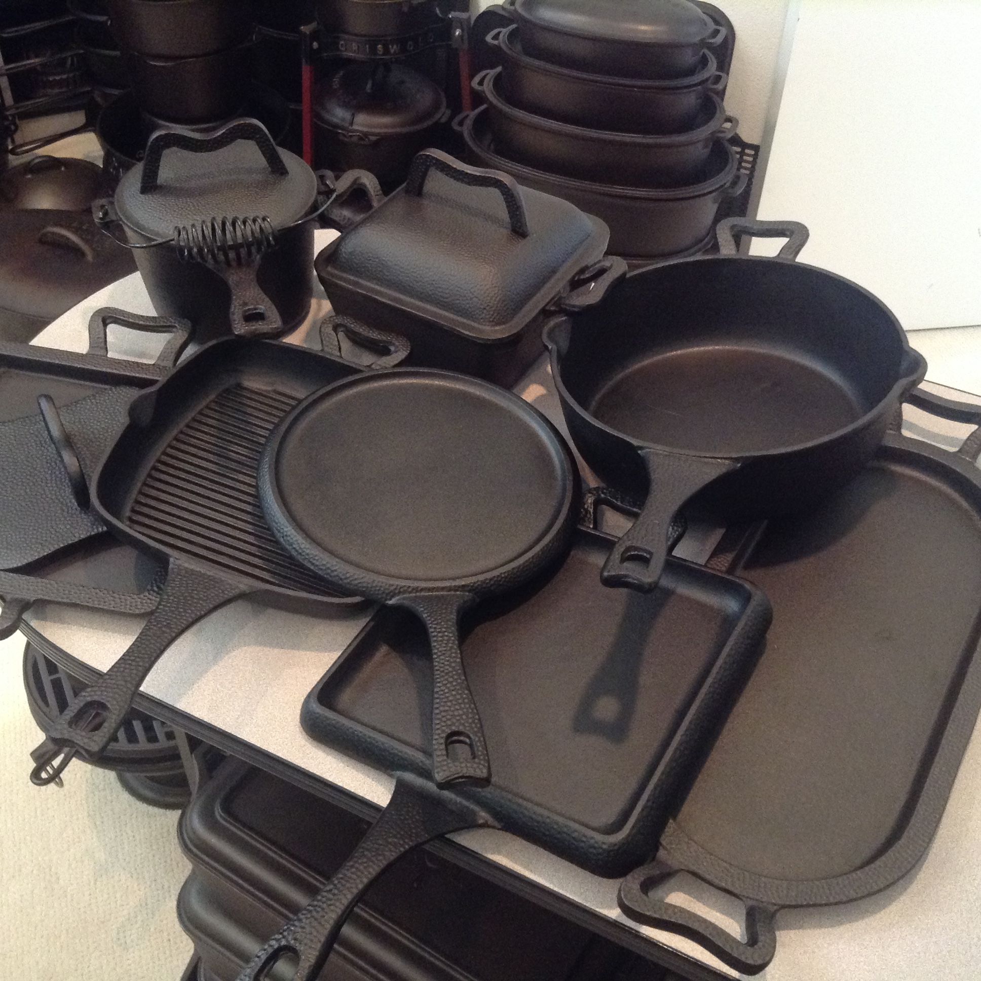 Paula Deen Hammered Cast Iron 12 En Fryer 3 Qt Covered Paula Deen Hammered Cast Iron 12