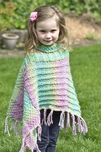 Ravelry: Fun Times Poncho pattern by Susie Bonell #uncinettoperbambina