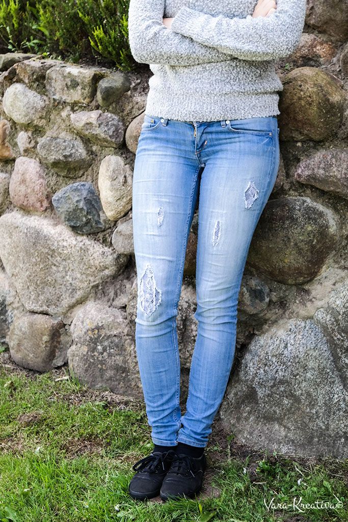 DIY Jeans, Upcycling, Kleidung pimpen, Destroyed Jeans, DIY Sommer, DIY Spitze, VaraKreativa DIY Jeans, Upcycling, Kleidung pimpen, Destroyed Jeans, DIY Sommer, DIY Spitze, VaraKreativa