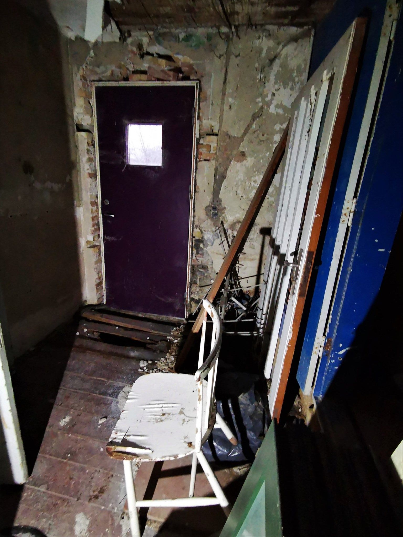 Once the pride of the area, a classic co-operative dairy. The dairy was built in 1892, rebuilt in 1914 and was functional until 1966. Today, the diary is just a shadow of what it once was, lack of maintenance has caused much of the building to collapse. #urbex #urbanexploration #abandoned #decay #abandonedplaces #urbexphotography Abandoned Cities, Abandoned Asylums, Abandoned Houses, Places In Europe, Places Around The World, Around The Worlds, Desert Places, Abandoned Factory, Abandoned Hospital