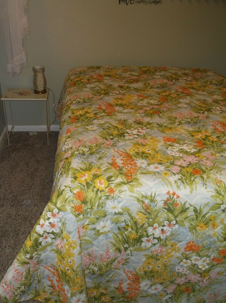 VTG Floral Twin Bedspread Beautiful Colors Quilted