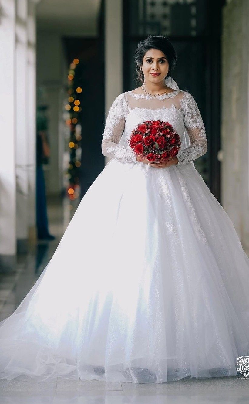 Pin By Elena On Moda Y Algo Mas In 2022 Beautiful Bridal Dresses pin-by-elena-on-moda-y-algo-mas-in-2022-beautiful-bridal-dresses