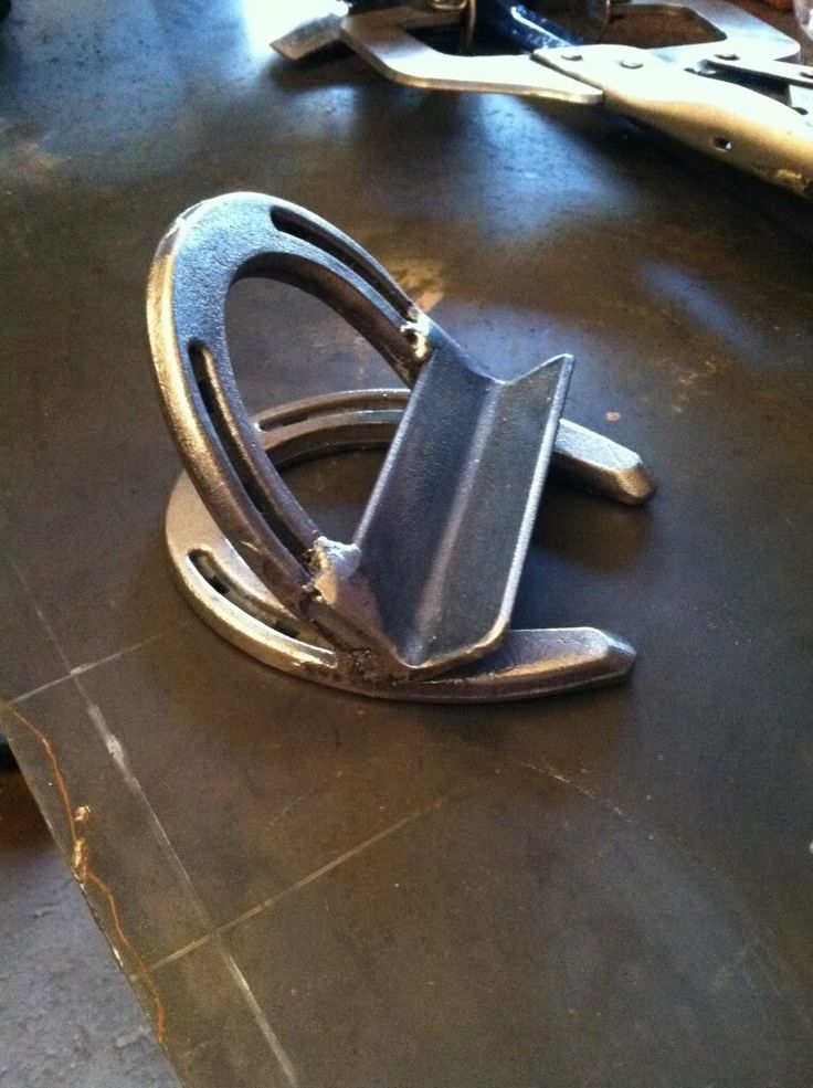 Horseshoe Card Holder Perfect For A Rancher Or Someone With A Horse Business Horseshoe Art Welding Art Welding Crafts