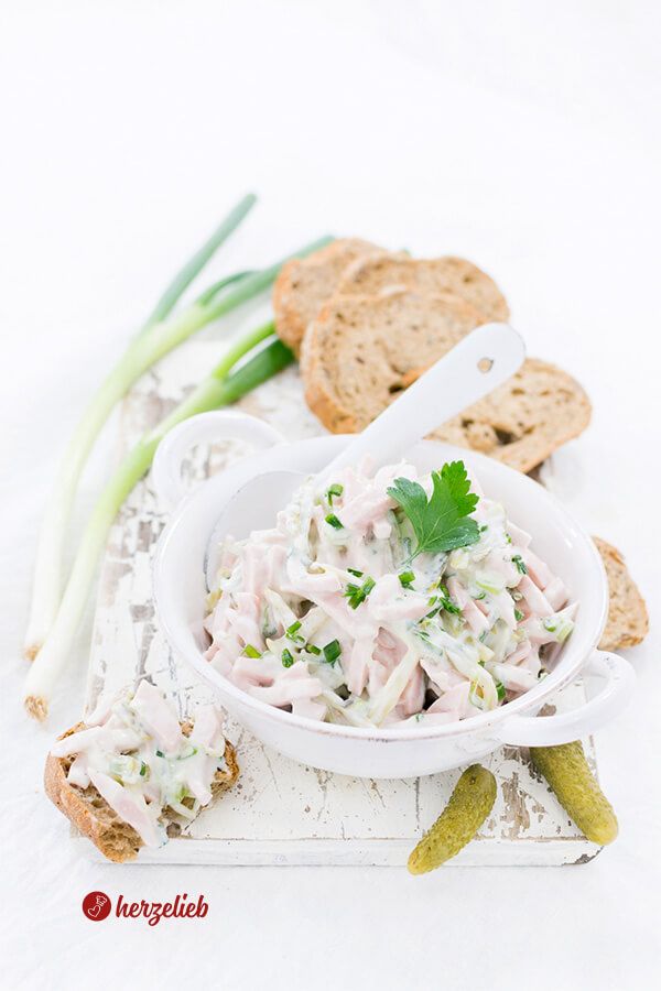 Fleischsalat Rezept - Brotaufstrich hausgemacht und ganz einfach