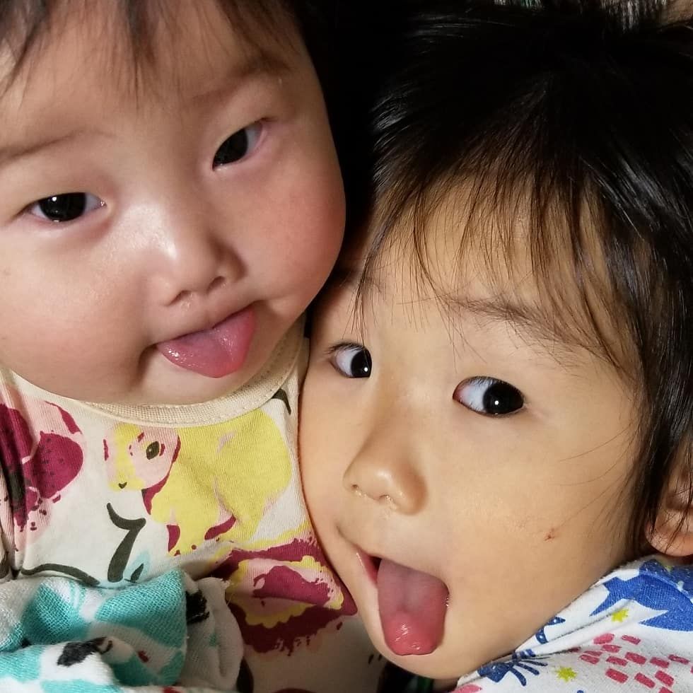 何この二人 可愛いすぎる いつもまーちゅんがハンナを可愛いがってお世話してくれる ちっちゃいパパ 何年か前のプリクラの写り方みたい 笑っ ハンナは立ちそうな勢い 笑っ 可愛いまなちゅん 可愛いハンナ 兄妹 モデル Baby Face Instagram Posts 何この二人 可愛いすぎる いつもまーちゅんがハンナを可愛いがってお世話してくれる ちっちゃいパパ 何年か前のプリクラの写り方みたい 笑っ ハンナは立ちそうな勢い 笑っ 可愛いまなちゅん 可愛いハンナ 兄妹 モデル Baby Face Instagram Posts
