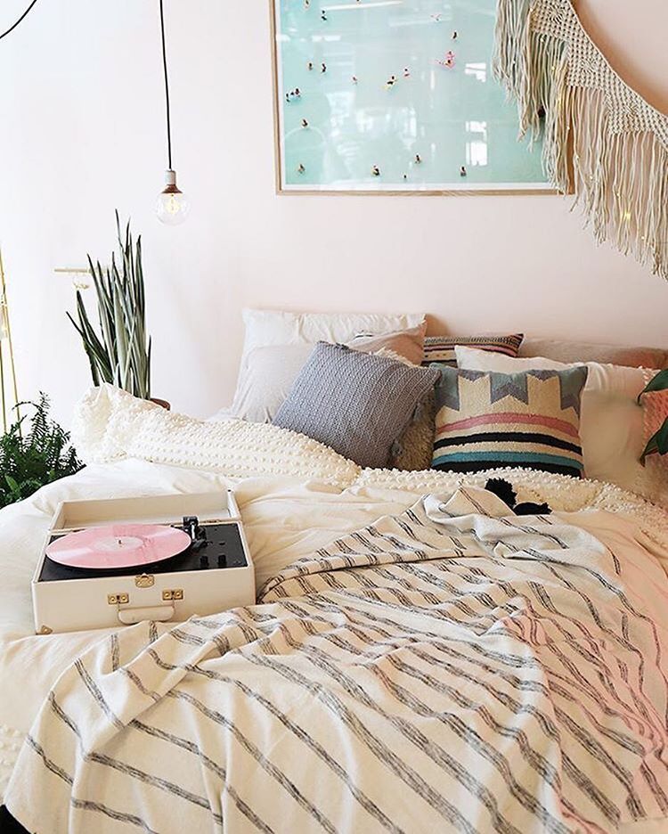 Regardez cette photo instagram de @urbanoutfitters • 62.8 k mentions ...