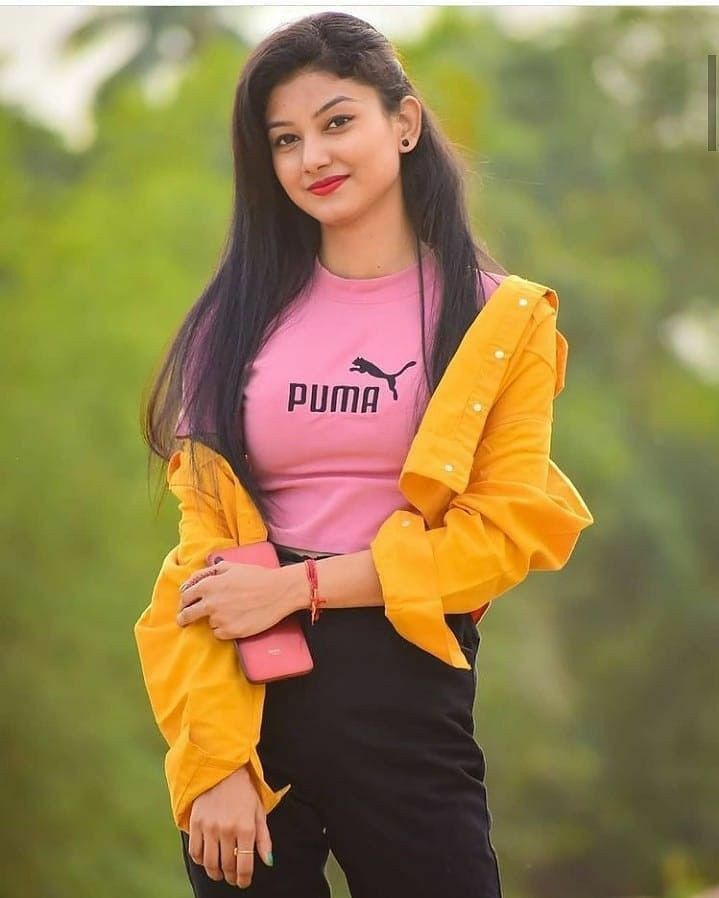 Photo Pose Style, Photo Poses For Boy, Cute Girl Poses, Desi Girl Image, Girls Image, Stylish Girls Photos, Stylish Girl Pic, Beautiful Girl Photo, Beautiful Models