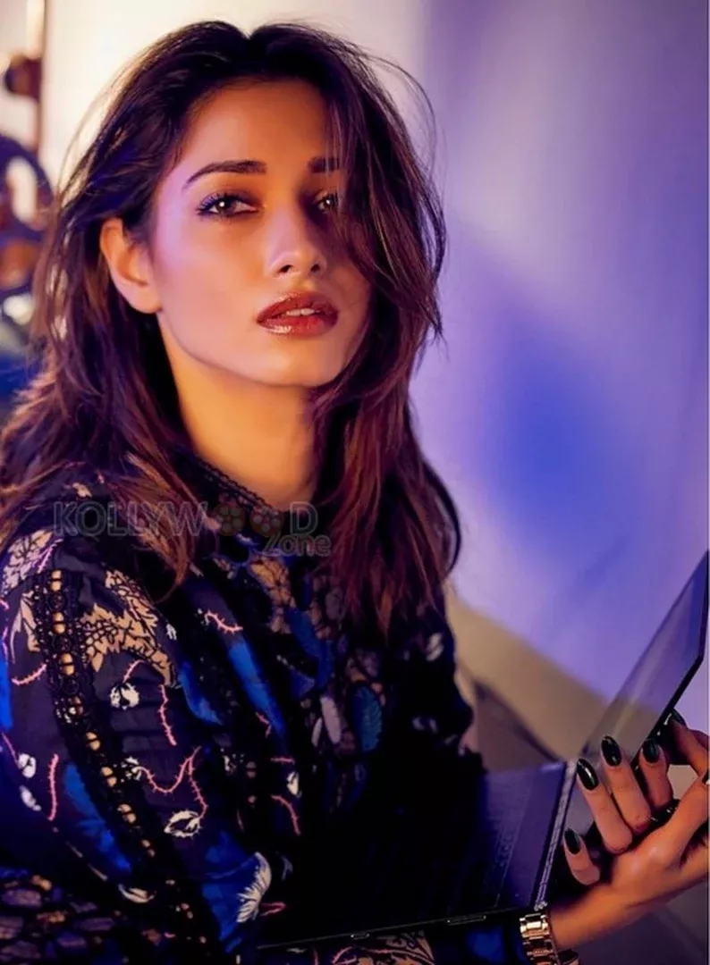 Shapely Hot Beauty Of South India Shapely Hot Beauty Of South India