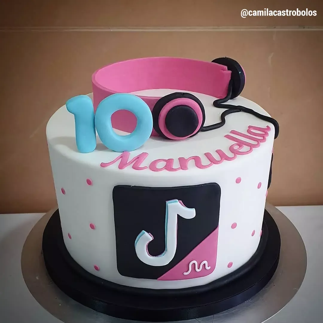 Delightful Beautiful Birthday Cakes For Ladies