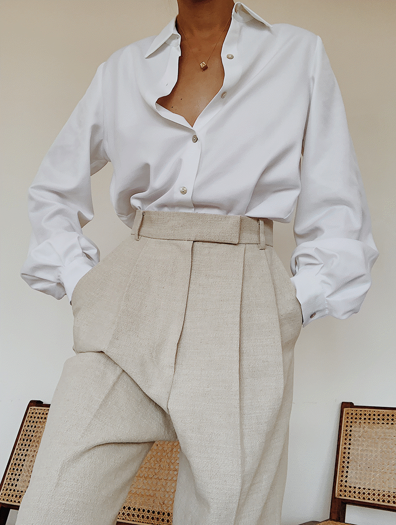 Comment porter une chemise blanche avec style