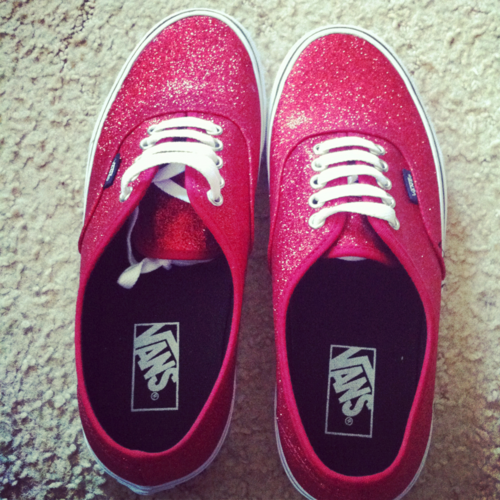 Pembe Simli Sik Vans Ayakkabi Modelleri Kadinlive Com Cool Vans Shoes Trending Shoes Vans