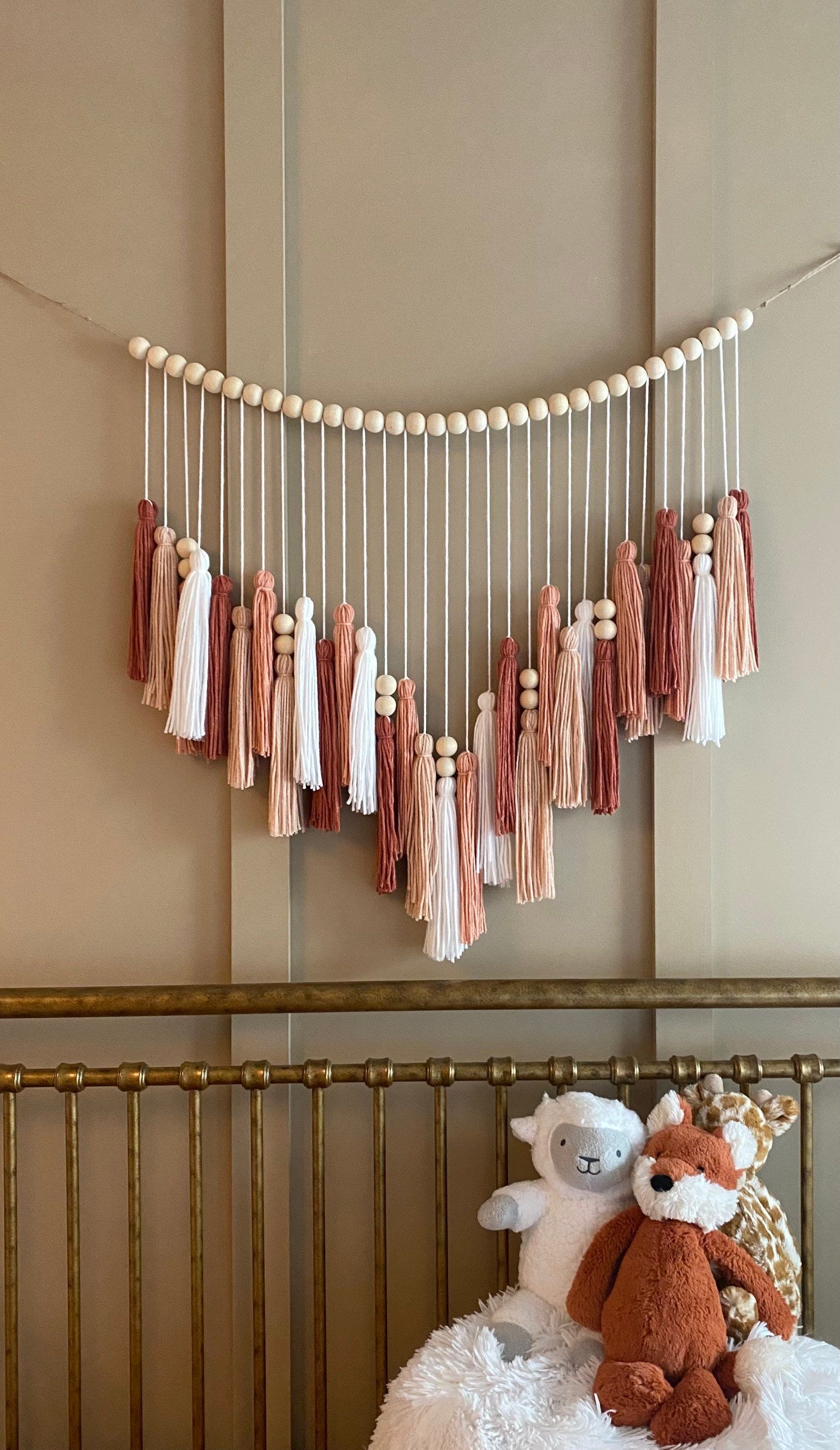 Diy Nursery Decor Girl, Macrame Nursery Decor, Girl Nursery Colors, Baby Girl Wall Decor, Dorm Wall Decor, Baby Girl Nursery Themes, Garland Nursery, Baby Girl Nursery Room, Nursery Decor Neutral