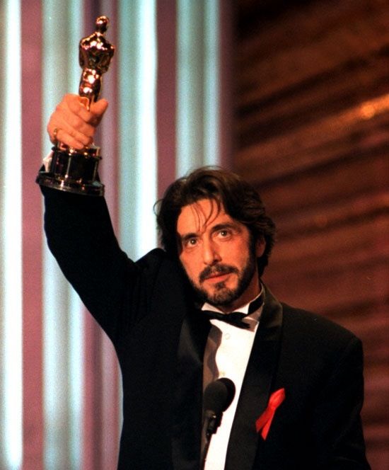 AL PACINO WINNING HIS OSCAR!!!! | Young al pacino, Al pacino, Al pacino