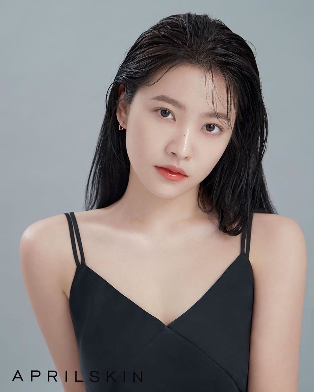 19k Likes 559 Comments Yeri Yerimiese On Instagram Aprilskin Korea Red Velvet Red Velvet Photoshoot Velvet