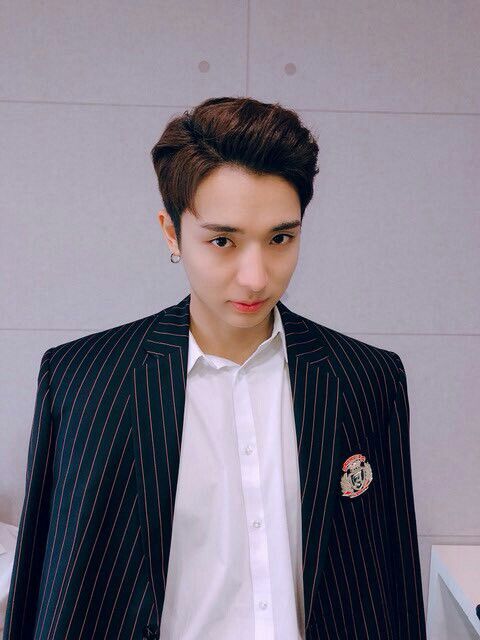 pentagon adachi yuto yuto pentagon pentagon attractive pentagon adachi yuto yuto pentagon pentagon attractive