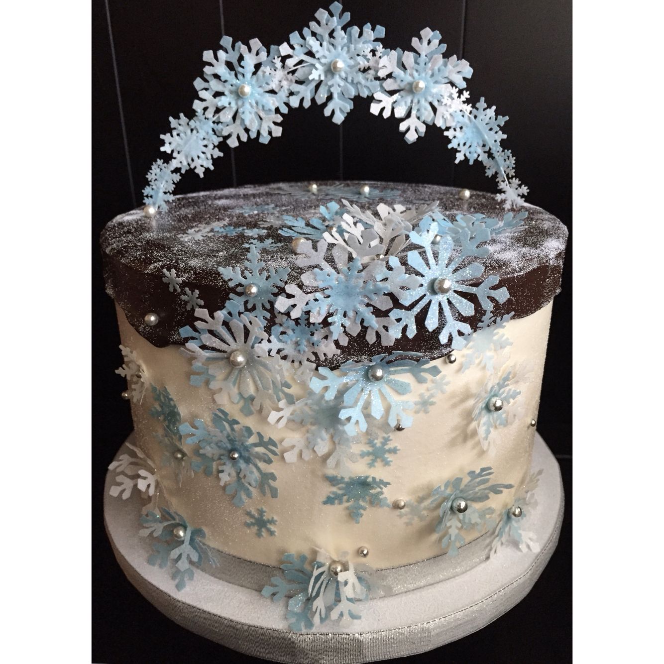 Frozen Rice Cakes Woolworths Wafer paper snowflake cake Snowflake cake, Frozen cake, Cake