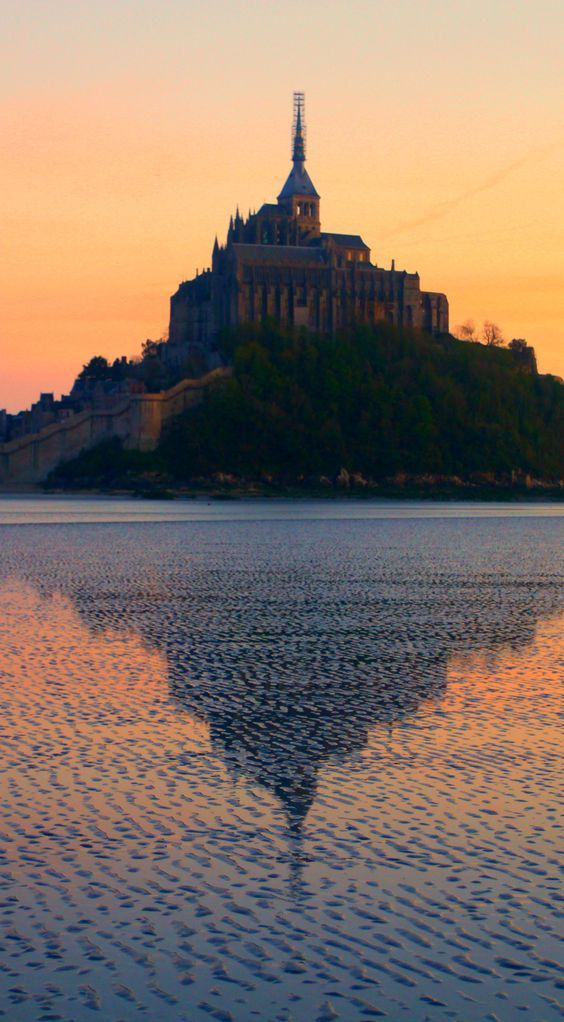 Crossing The Bay Of The Mont Saint Michel Europe Trip Itinerary Explore France France Travel