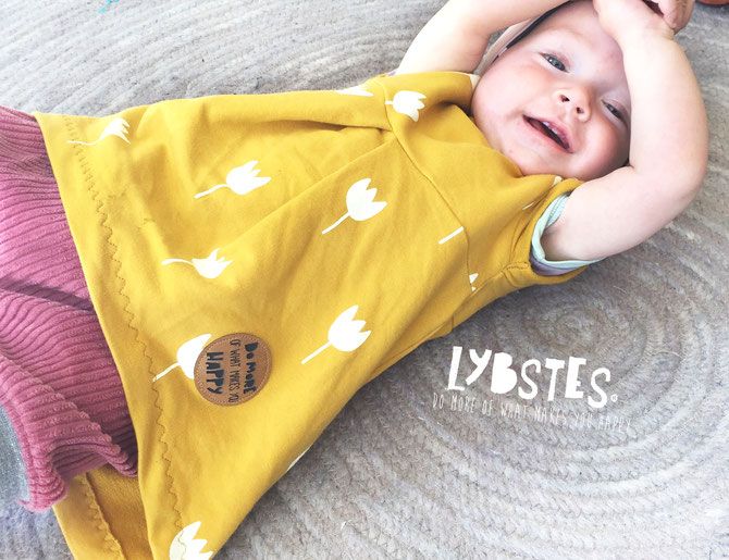 Lybstes Freebook Schnittmuster: Babytunika und Basickleid Juna in den Größen 56, 62 und 68 umsonst nähen.