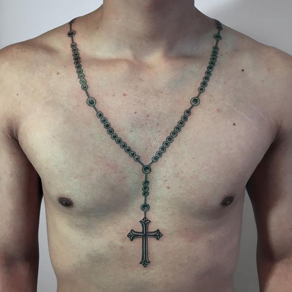 Tattoo De Crucifijos En El Cuello Busqueda De Google Rosarybeadtattoo Tattoo De Crucifijos En El Tatuajes De Rosario Tatuaje De Crucifijo Tatuaje De Rosario