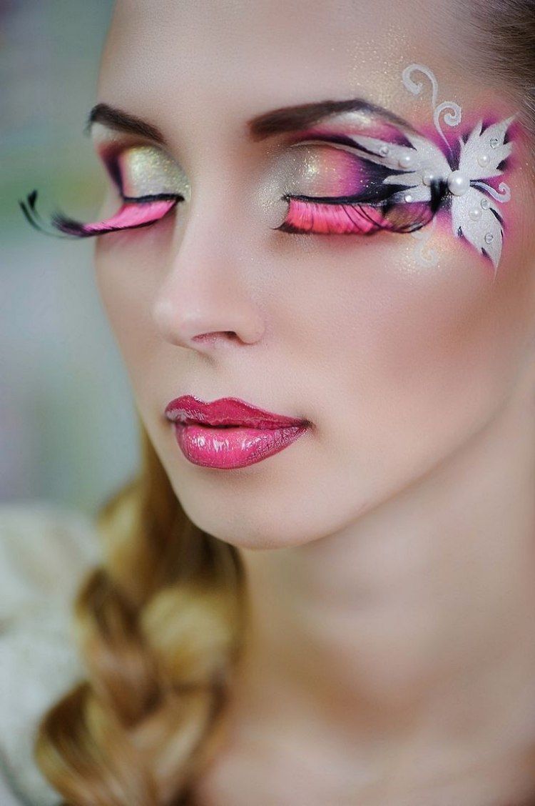 Kunstvoll Und Artistisch Geschminkte Augen Mit Langen Falschen Wimpern Fantasy Makeup Extreme Makeup Fairy Eye Makeup