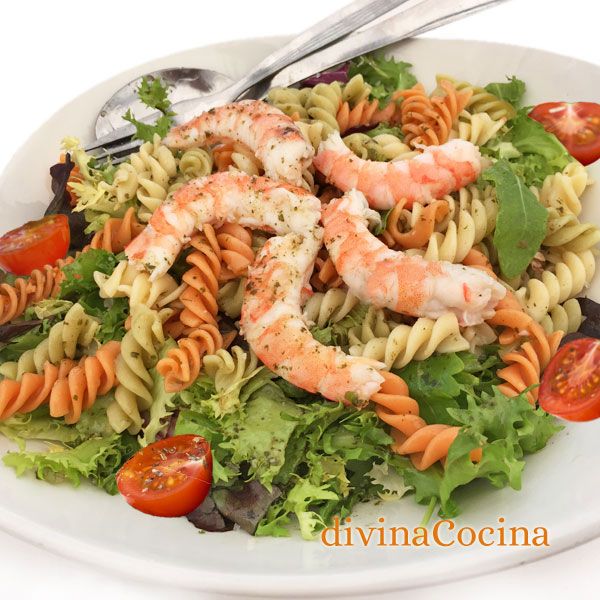 Ensalada De Pasta Langostinos Y Vinagreta Verde Divina Cocina Ensalada De Pasta Pasta Con Langostinos Ensaladas