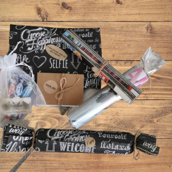 Weer iemand blij mogen maken met een TijdschriftenBox. Leuk cadeau idee. Tijdschriften versturen kan heel makkelijk en leuk met de boxen van Fillingthebox.nl Box, Coffee Maker, Kitchen Appliances, Canning, Coffee Maker Machine, Diy Kitchen Appliances, Snare Drum, Coffee Percolator, Home Appliances