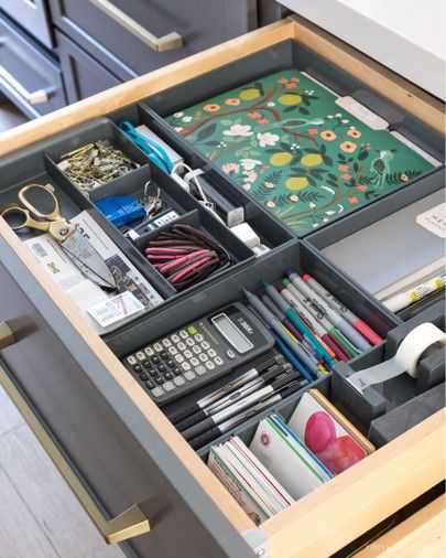 Pin By Mar On Desk Office In 2020 Home Organization Pin By Mar On Desk Office In 2020