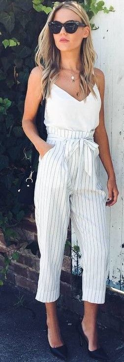 Tendências de Moda para 2018 #2 in Colourful Girl Calça Clochard *Clique para ver post completo e todas as tendências* Fashion Mode, Look Fashion, Womens Fashion, Fashion Trends, Latest Fashion, Trendy Fashion, Fashion 2018, Fashion Styles, Feminine Fashion