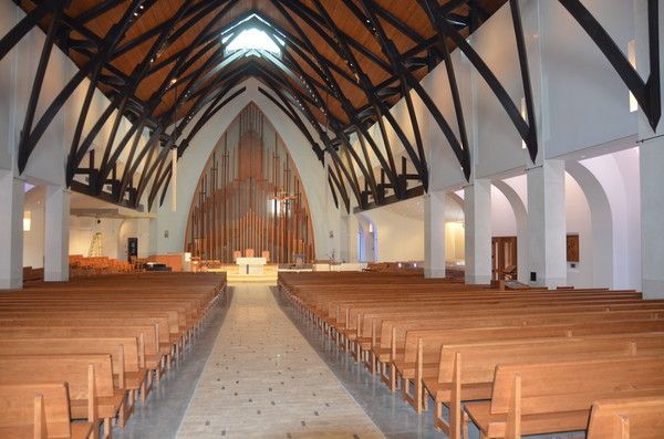 A New Church With Vintage Feel Interiors 1970 Present Our Lady Queen Of Peace Catholic Church Newport Beach Ca Constructed 2017