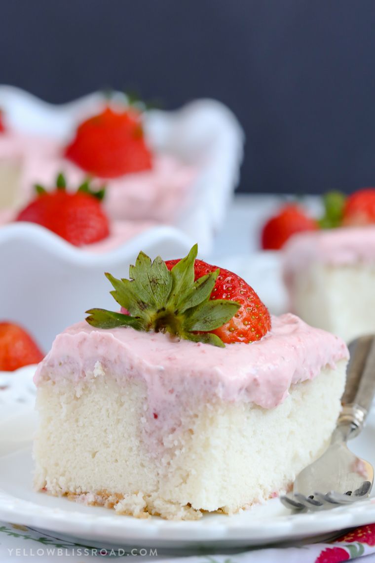 this strawberries and cream poke cake takes full advantage of strawberry season with tons of fresh strawberries in th creamsicle cake desserts strawberry cakes strawberry cream cheese icebox cake on this strawberries and cream poke cake takes full advantage of strawberry season with tons of fresh strawberries in th creamsicle cake desserts strawberry cakes pinterest