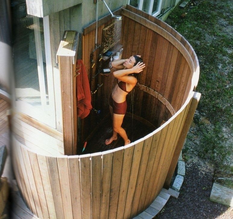 affordable outdoor shower ideas to maximum summer vibes 04 outdoor shower backyard fences outdoor bathrooms