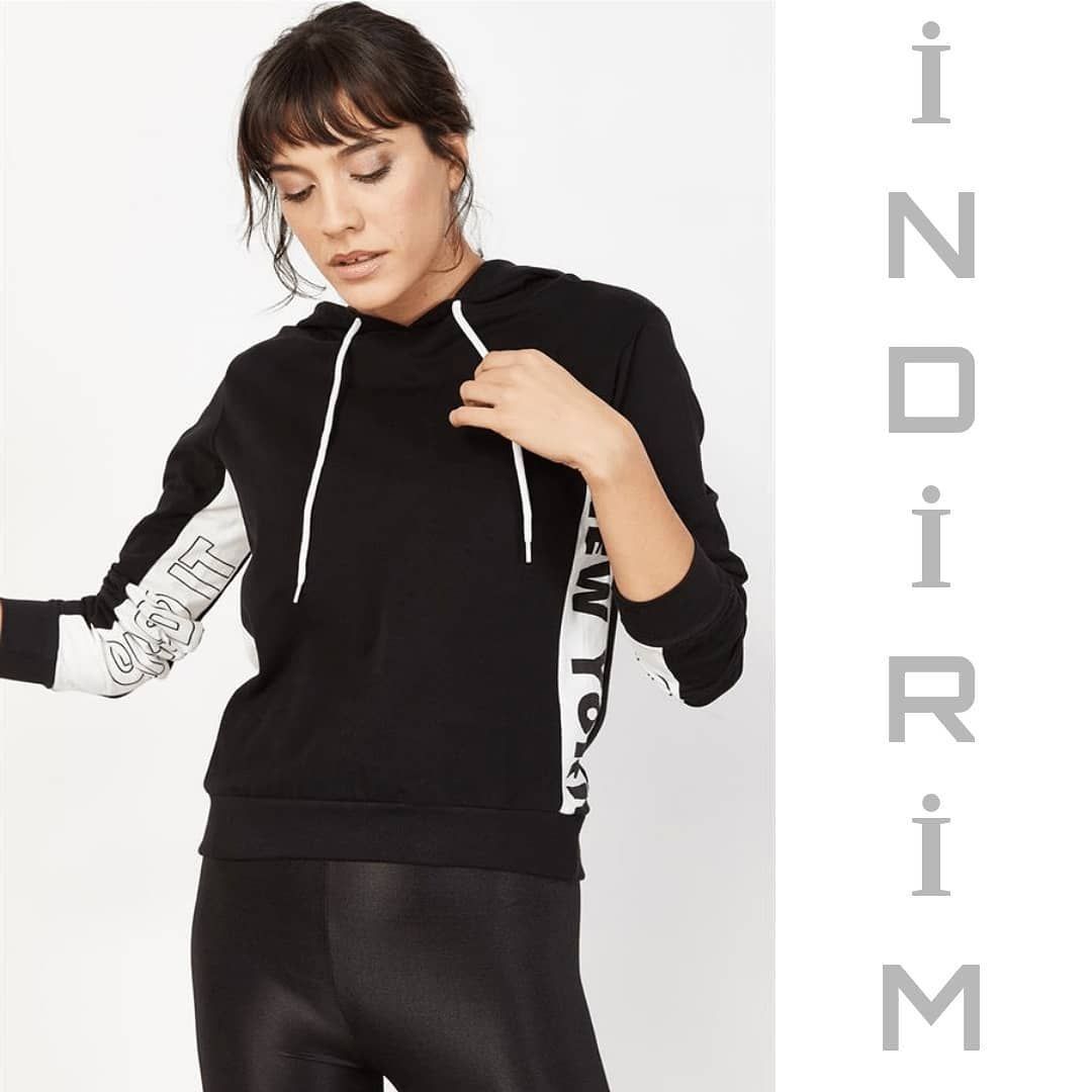 Siyah Yani Yazi Baskili Sweatshirt Urun Kodu 19k82406502 Fiyat 59 90tl 200 Ve Uzeri Alisverislerde Kargo B Moda Stilleri Kadin Giyim Kadin