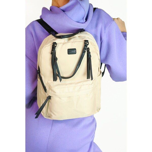 Celebrity Μπεζ Backpack σε Ιδιαίτερο Ανορακ Υλικό Ιδιαίτερο backpack σε άνορακ υλικο με ματ λεπτομέρειες. Διαθέτει πολλούς χώρους και είναι ιδανικο για καθημερινή χρήση διατηρώντας το στυλ σας σε υψηλά επίπεδα. Διατίθεται σε : μπεζ και μαύρο ! Fashion Backpack, Backpacks, Celebrities, Bags, Products, Handbags, Celebs, Backpack, Celebrity