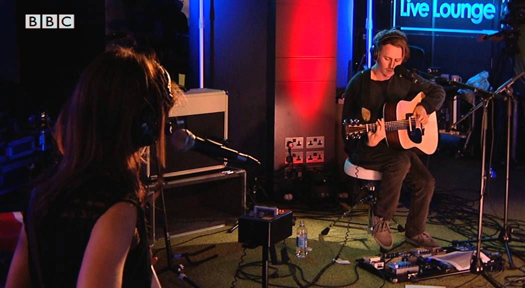 Ben Howard Covers Figure8 I Chase Your Love Around A Figure 8 I Need You More Than I Can Take You Promise Forever And Bbc Radio Bbc Radio 1 Cover Songs