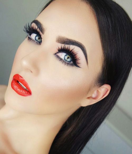بالفيديو طريقة رسم الحواجب والايلاينر لنظرة آسرة Beauty Hair Makeup Flawless Makeup Beauty Brushes