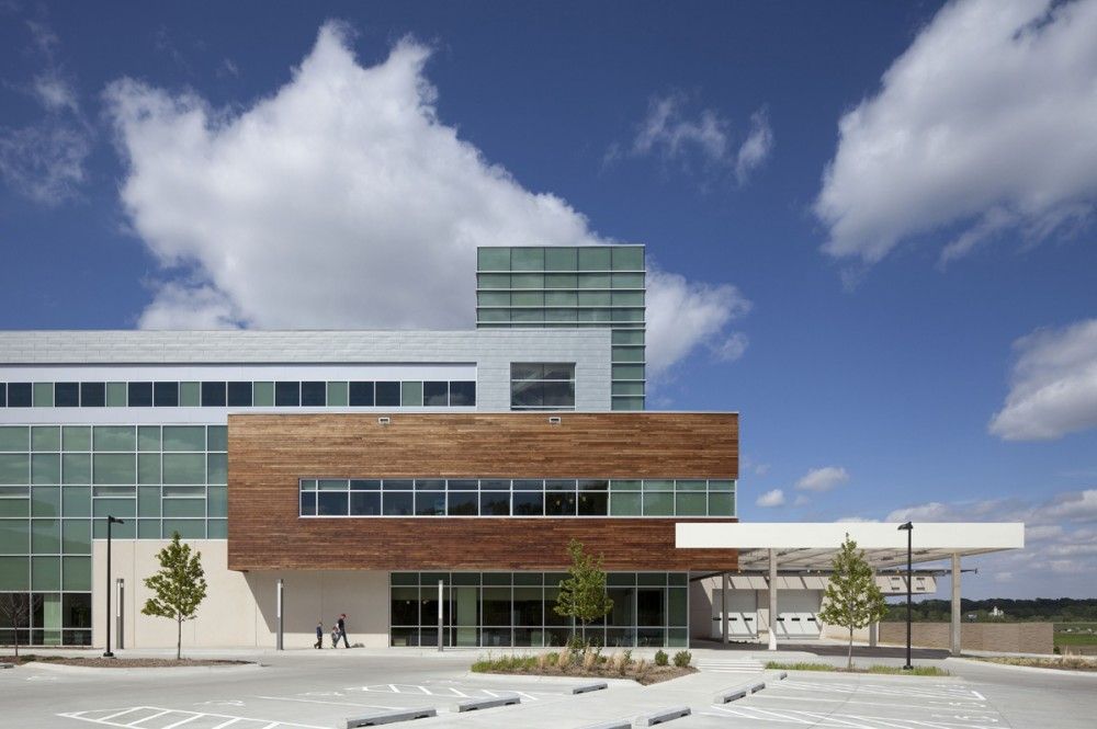Group Health Bellevue Medical Center Nac Architecture Architects In Seattle Sp Hospital Architecture Healthcare Architecture Hospital Design Architecture