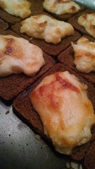 cheese rounds mayo parmesan cheese granulated worcestershire mayo parmesan cheese granulated worcestershire sauce and diced onions