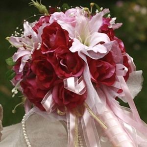 Incomparable Red and Pink Silk Cloth Wedding Bridal Bouquet #silkbridalbouquet Sumptuous Red and Pink Silk Cloth Wedding Bridal Bouquet #silkbridalbouquet