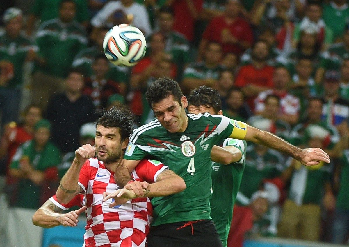 Bryan Ruiz of Costa Rica celebrates scoring his team's