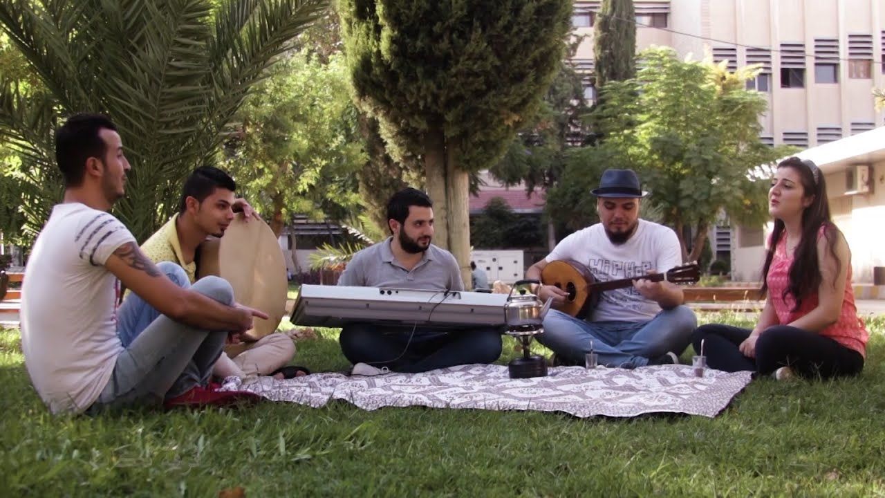 بالفيديو إبداع موسيقي لا ينتهي مع فرقة تكات شب ان يقدمون الأغاني الش عبية بشكل مختلف وممي Container Gardening Flowers Its A Wonderful Life Movies Showing