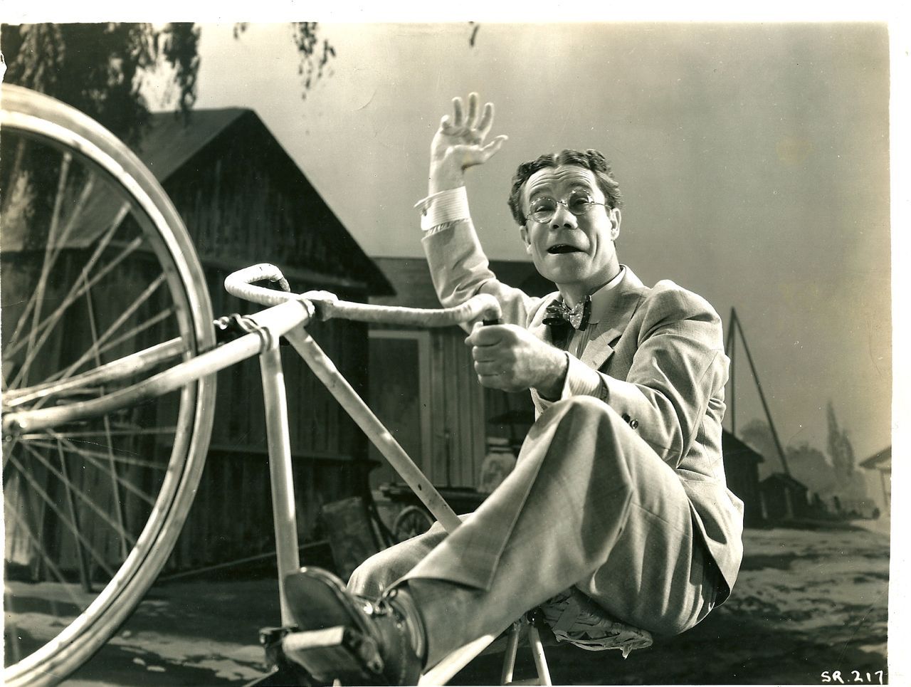 .Joe E. Brown Bike rider, Bike ride, Bike