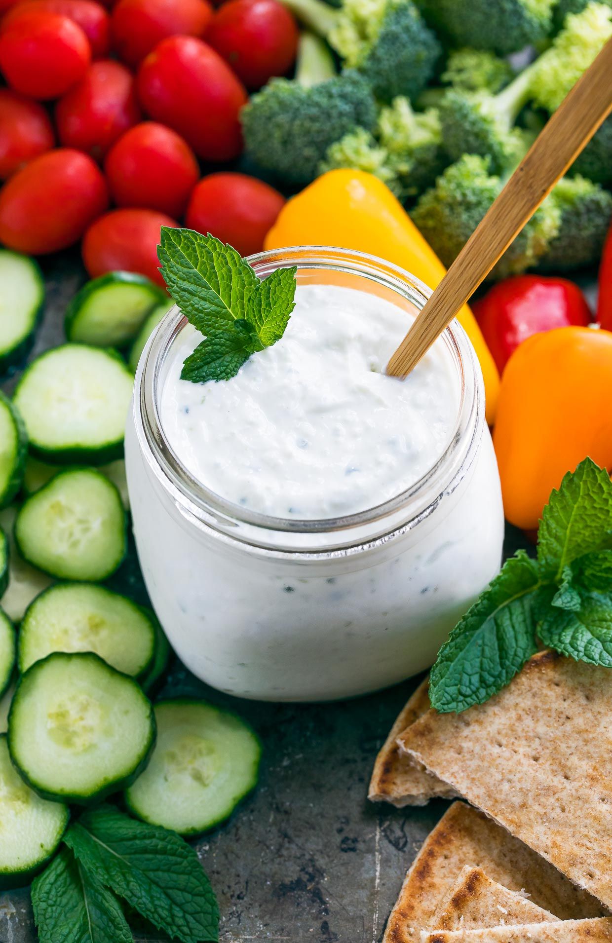 Easy Tzatziki Sauce with Cucumber and Yogurt Peas and Easy Tzatziki Sauce with Cucumber and Yogurt Peas and