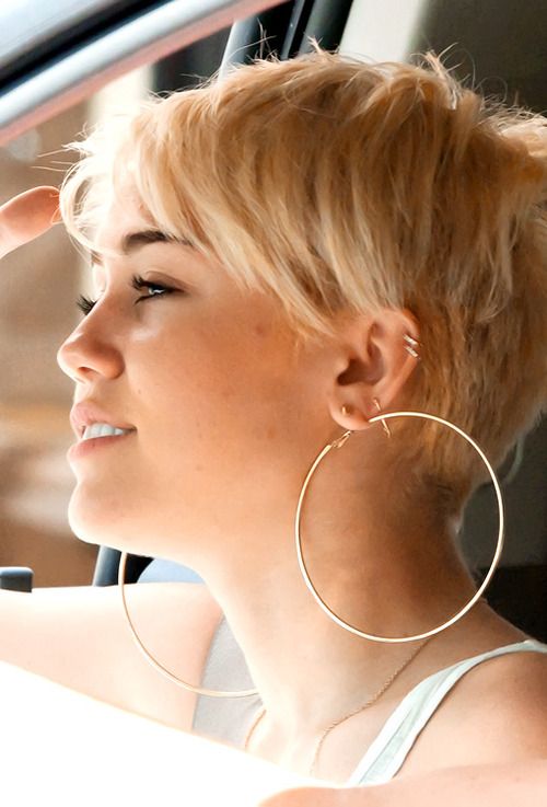35 Summer Hairstyles For Short Hair Popular Haircuts Miley Cyrus Short Hair Short Hair Styles Summer Hairstyles